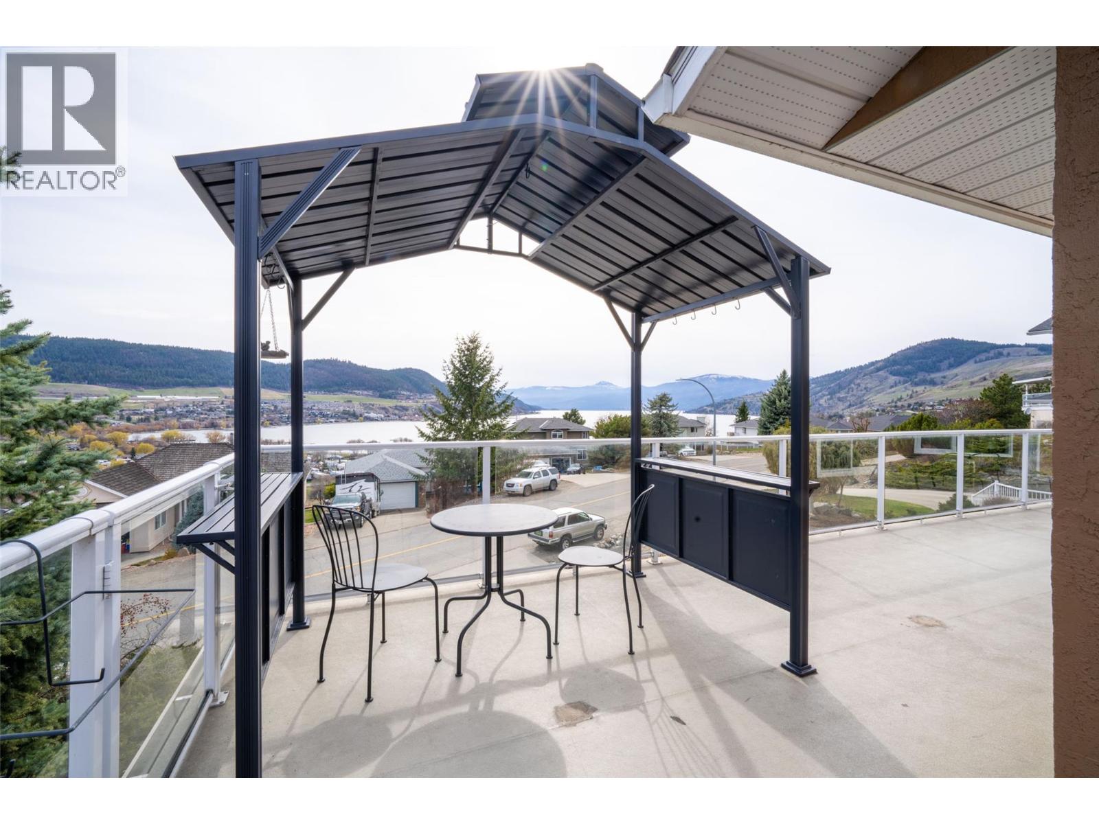 6815 Cameo Drive N, Vernon, British Columbia  V1H 1N9 - Photo 4 - 10382080