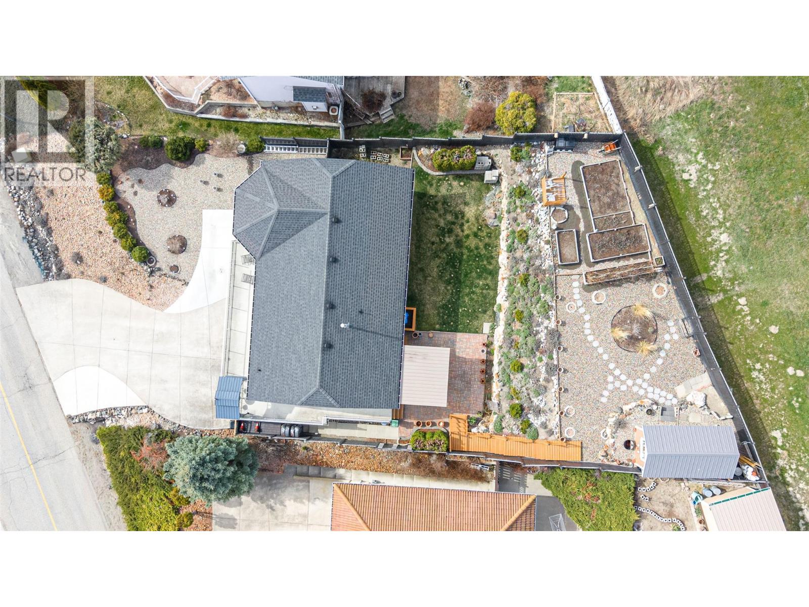 6815 Cameo Drive N, Vernon, British Columbia  V1H 1N9 - Photo 5 - 10382080