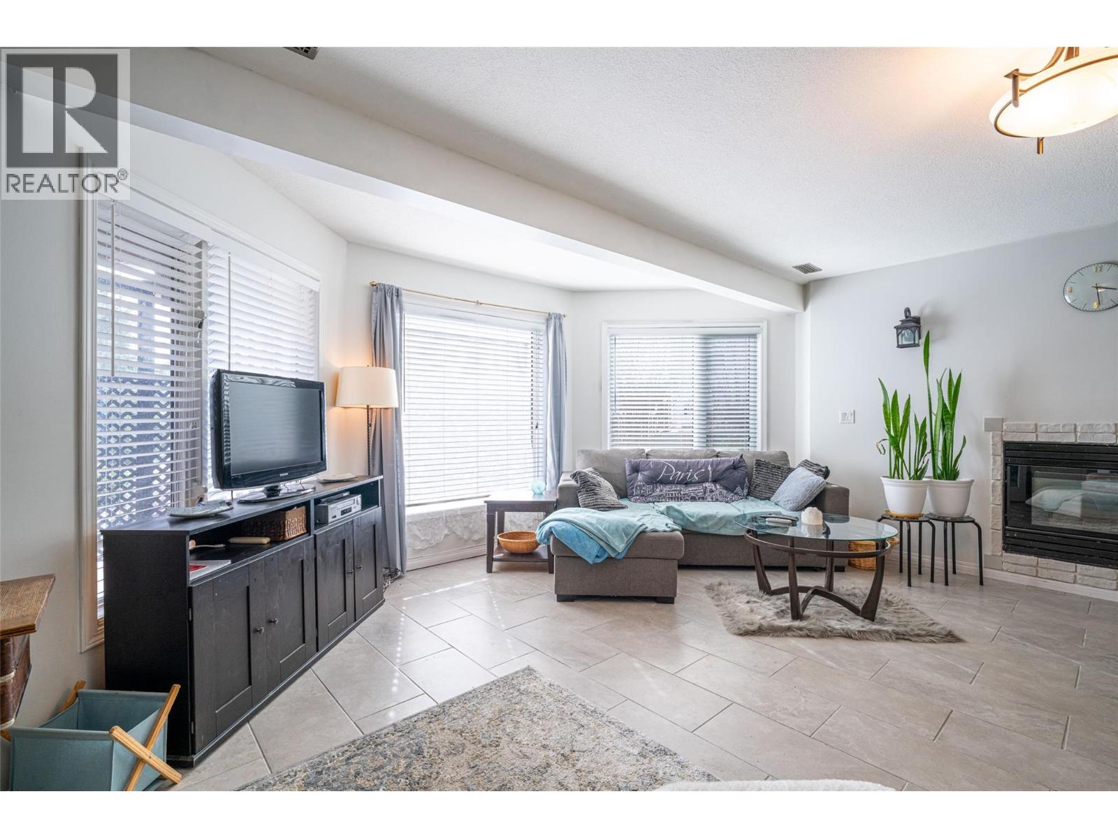 6815 Cameo Drive N, Vernon, British Columbia  V1H 1N9 - Photo 9 - 10382080