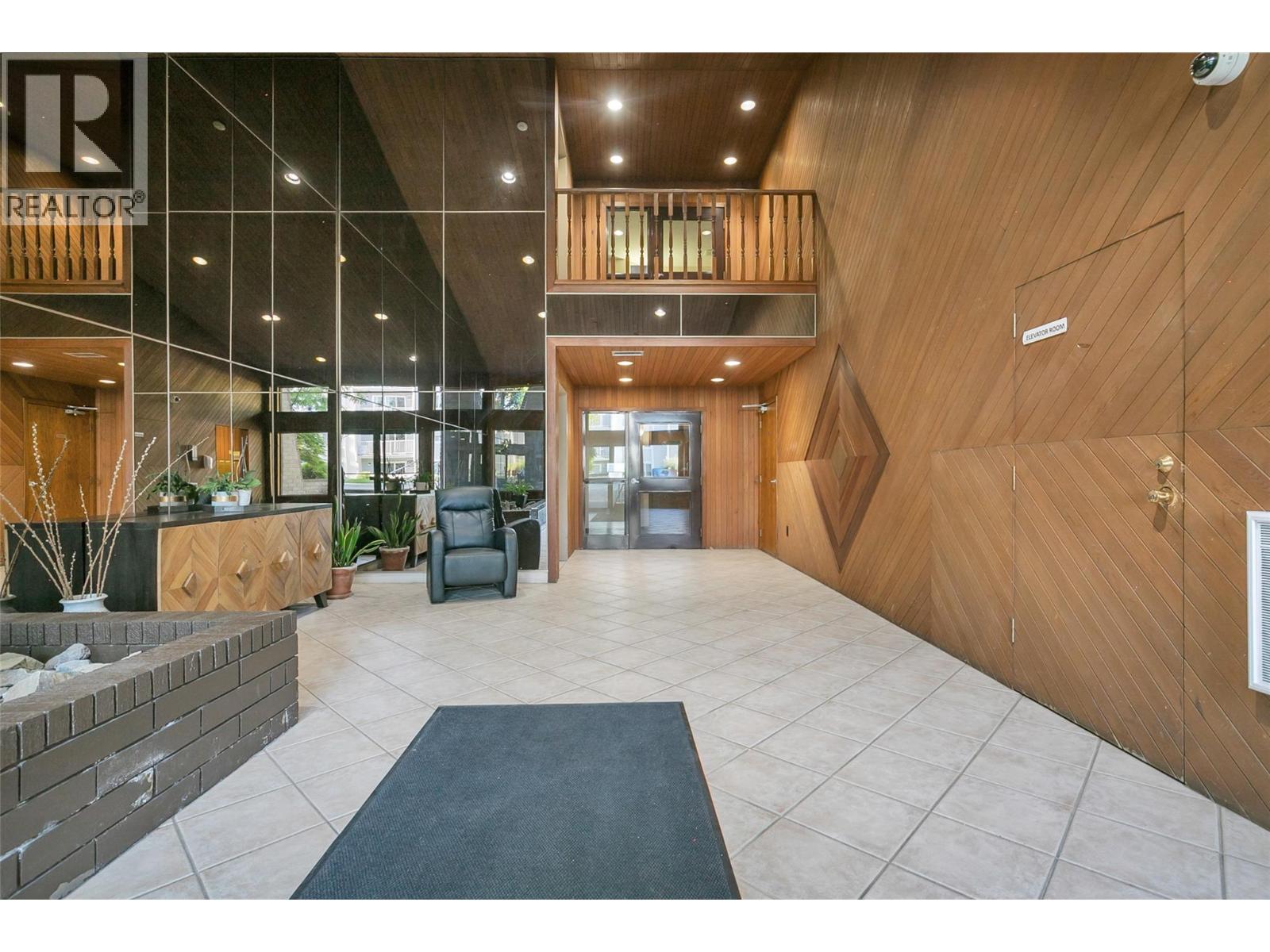 983 Bernard Avenue Unit# 206, Kelowna, British Columbia  V1Y 6P7 - Photo 3 - 10381566