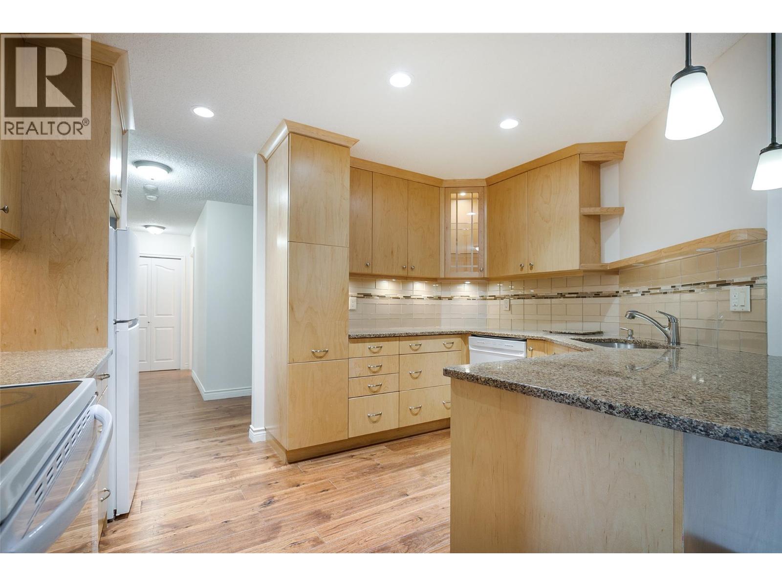 983 Bernard Avenue Unit# 206, Kelowna, British Columbia  V1Y 6P7 - Photo 9 - 10381566