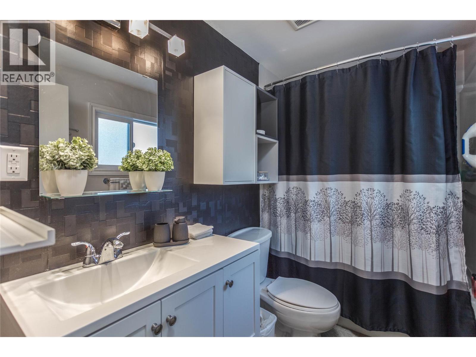 2138 Catt Avenue, Lumby, British Columbia  V0E 2G0 - Photo 24 - 10380831