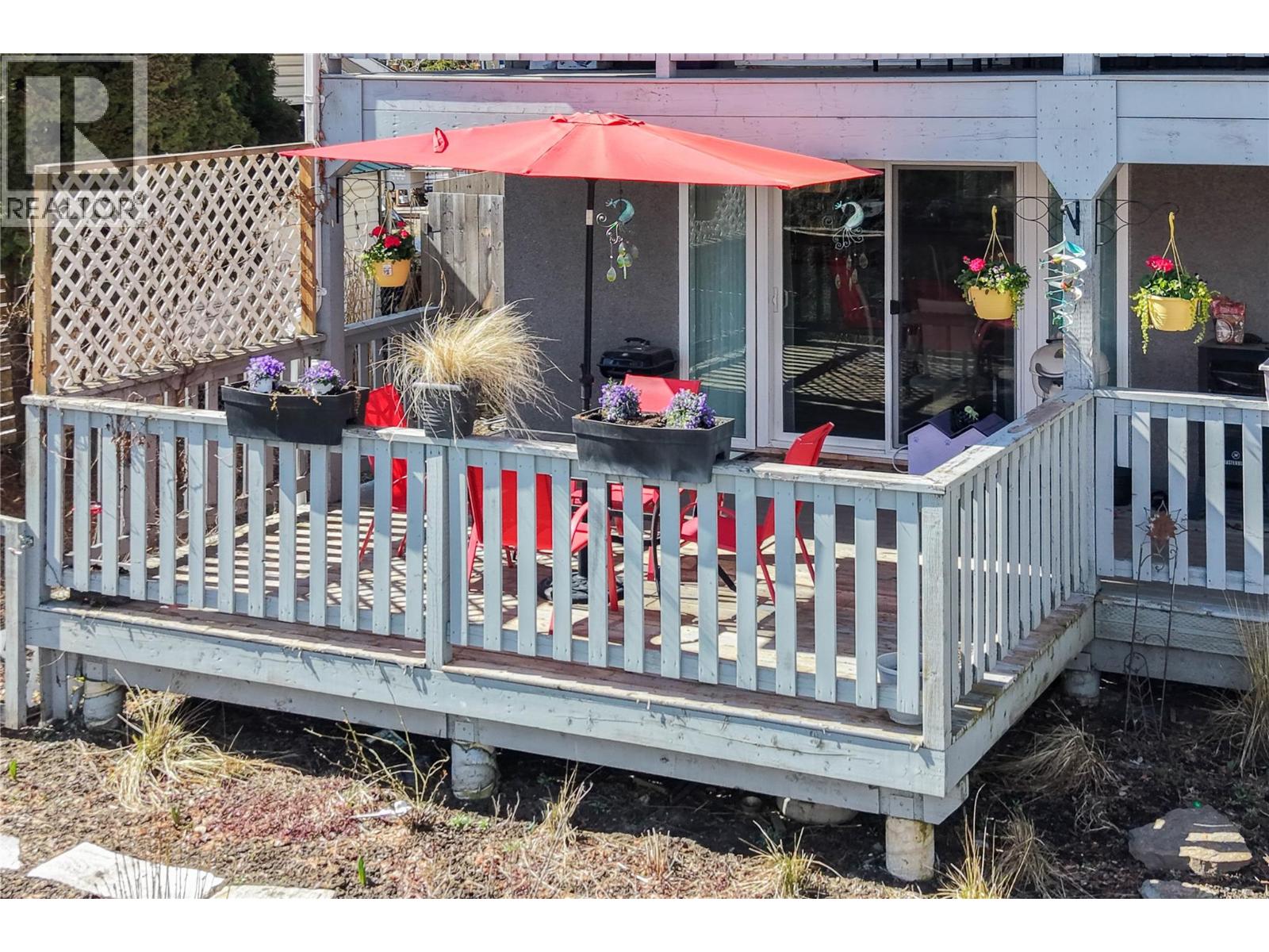 2138 Catt Avenue, Lumby, British Columbia  V0E 2G0 - Photo 3 - 10380831