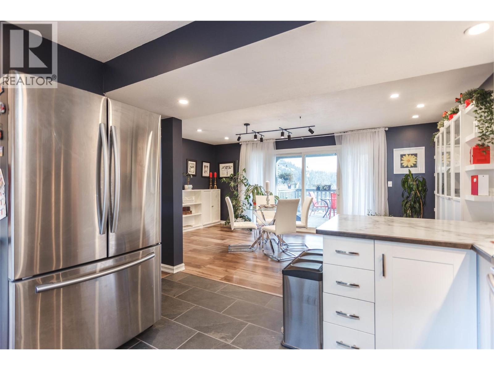 2138 Catt Avenue, Lumby, British Columbia  V0E 2G0 - Photo 9 - 10380831