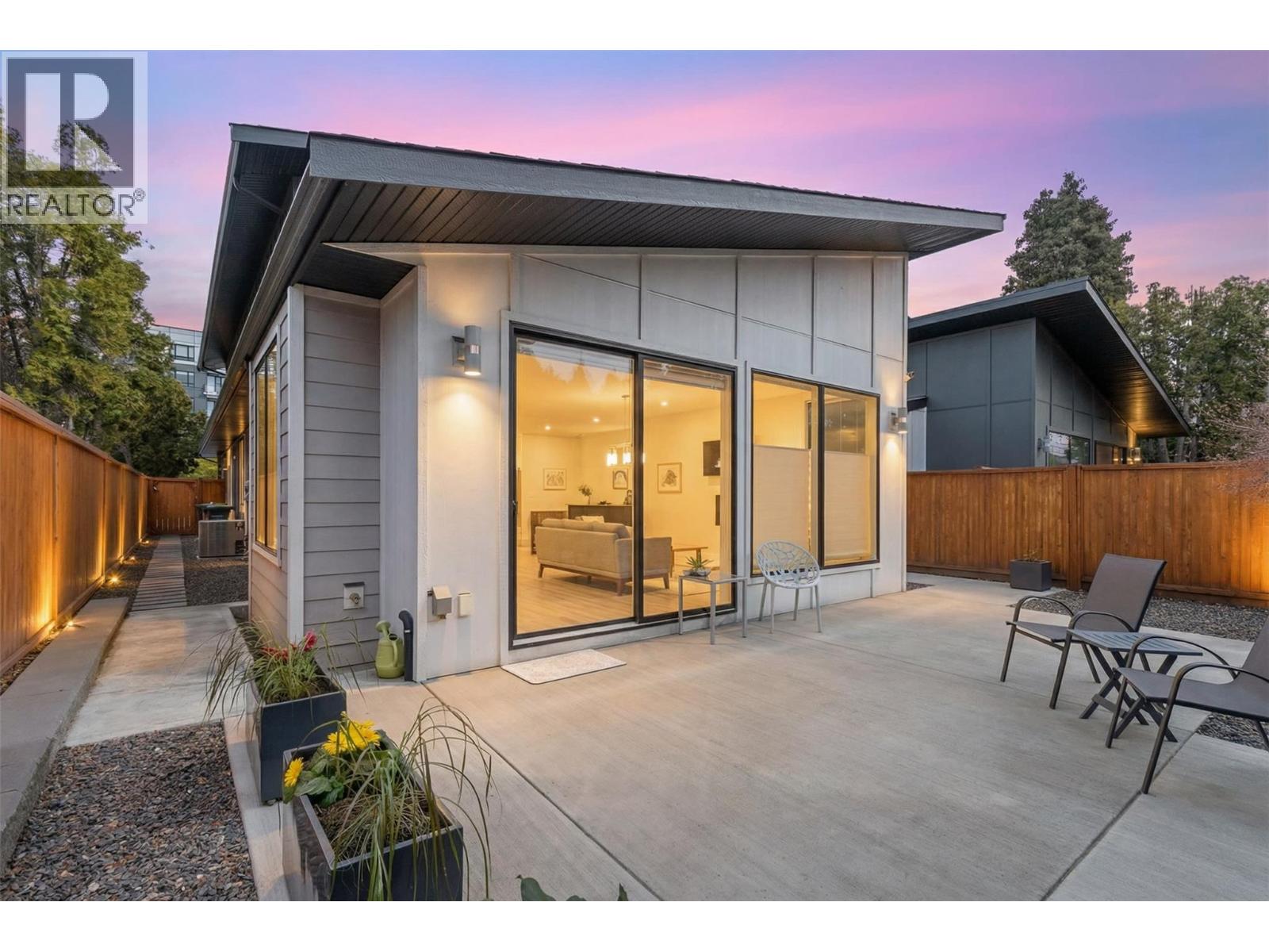 827 Saucier Avenue, Kelowna, British Columbia  V1Y 6A4 - Photo 2 - 10378821