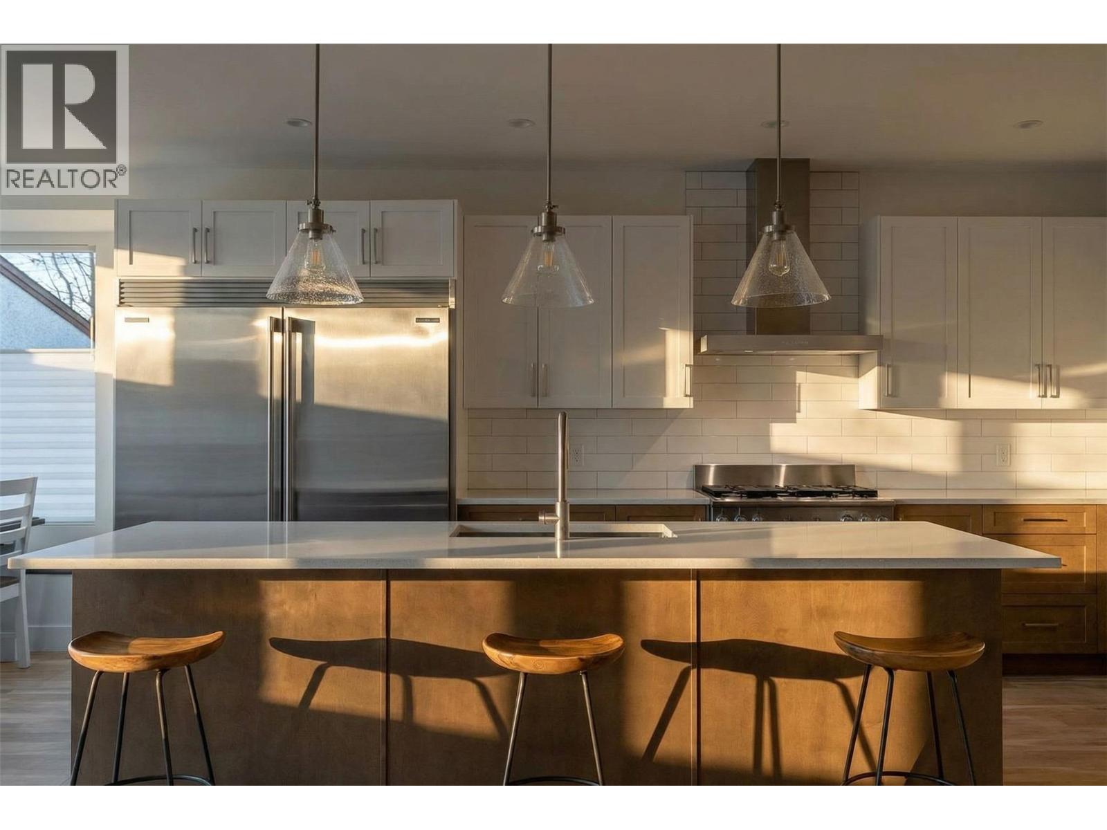 827 Saucier Avenue, Kelowna, British Columbia  V1Y 6A4 - Photo 3 - 10378821