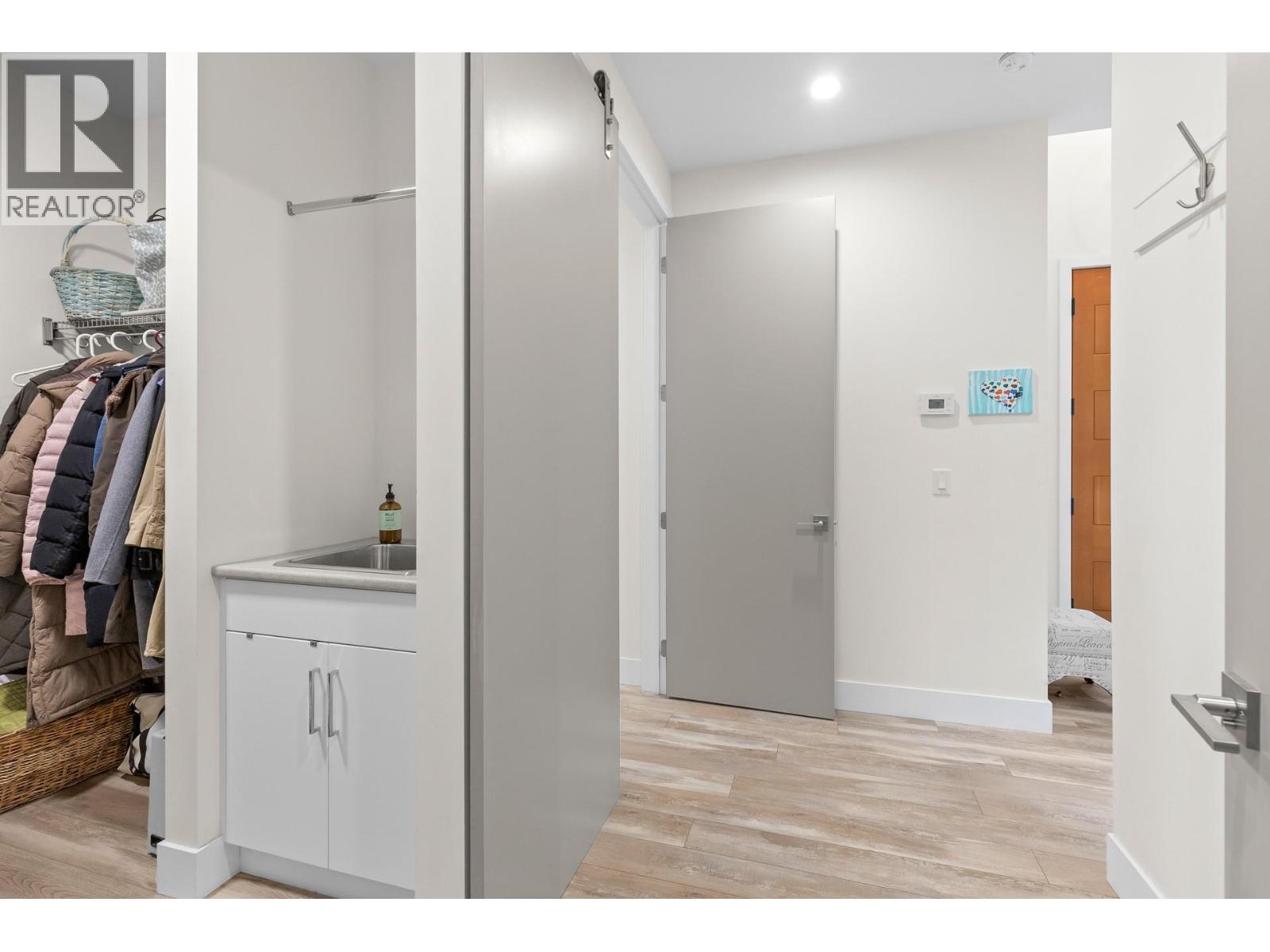 827 Saucier Avenue, Kelowna, British Columbia  V1Y 6A4 - Photo 32 - 10378821