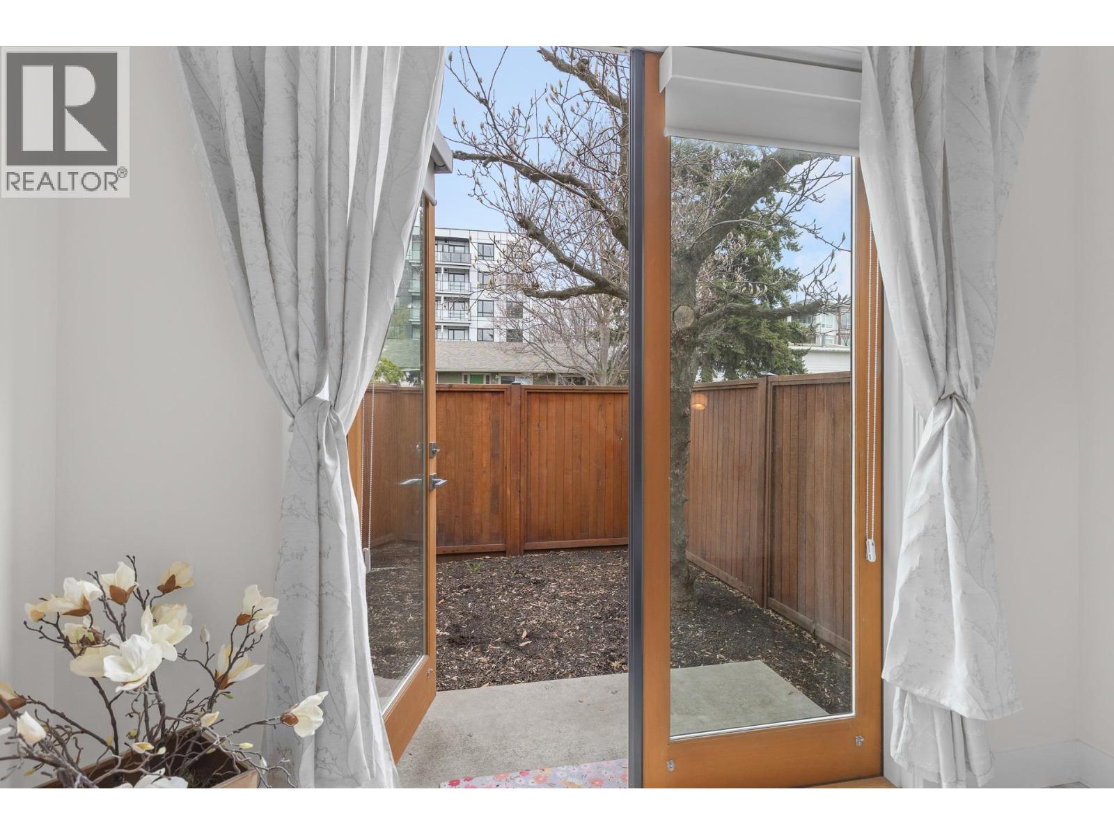 827 Saucier Avenue, Kelowna, British Columbia  V1Y 6A4 - Photo 38 - 10378821