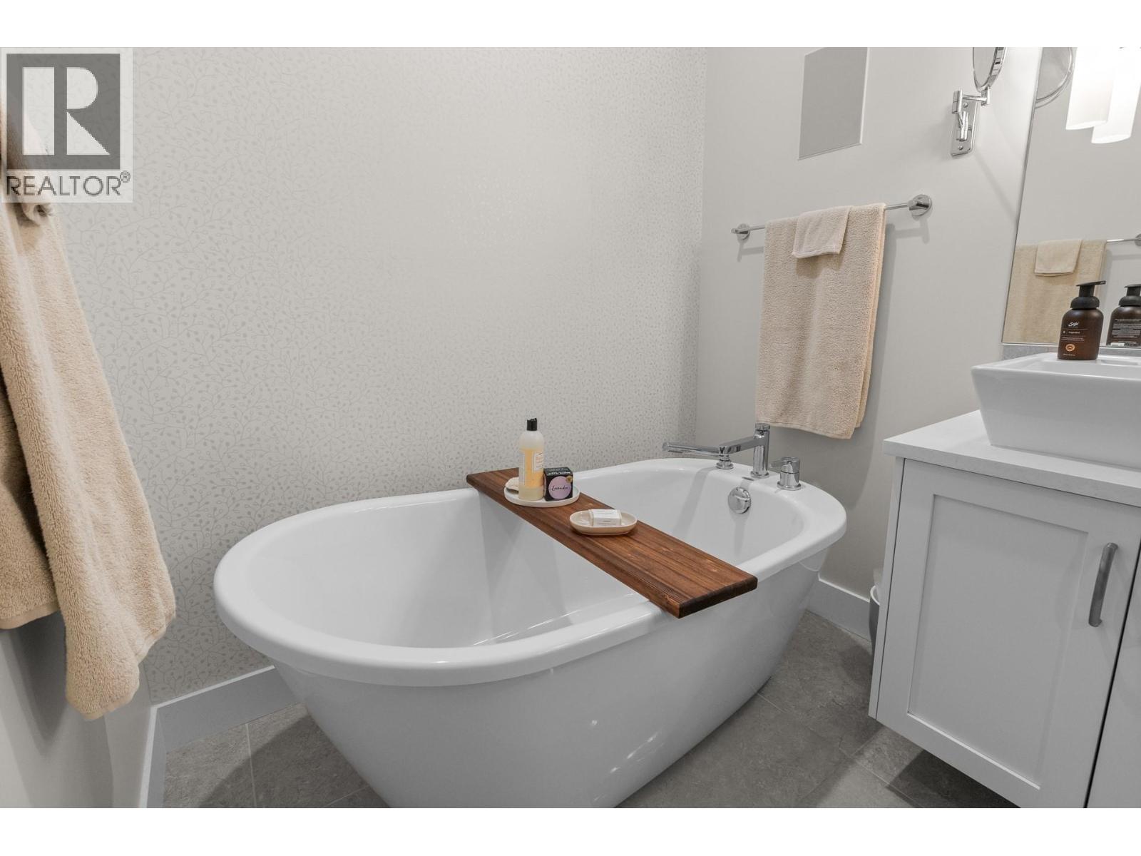 827 Saucier Avenue, Kelowna, British Columbia  V1Y 6A4 - Photo 42 - 10378821