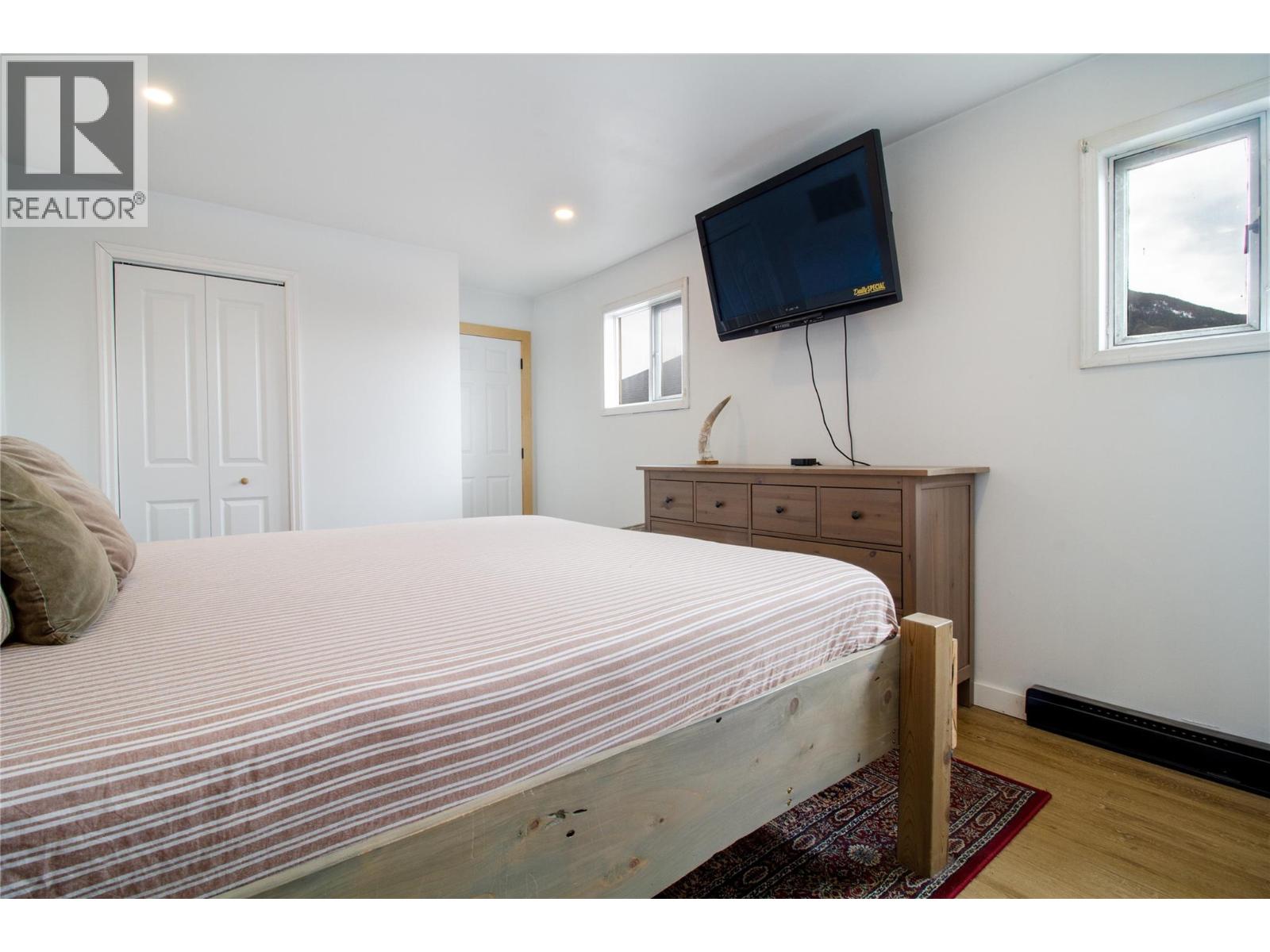 509 Eighth Street E, Revelstoke, British Columbia  V0E 2S0 - Photo 7 - 10382079