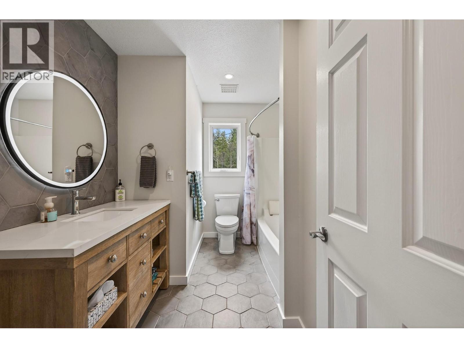 656 Lafontaine Road E, Golden, British Columbia  V0A 1H3 - Photo 30 - 10382072