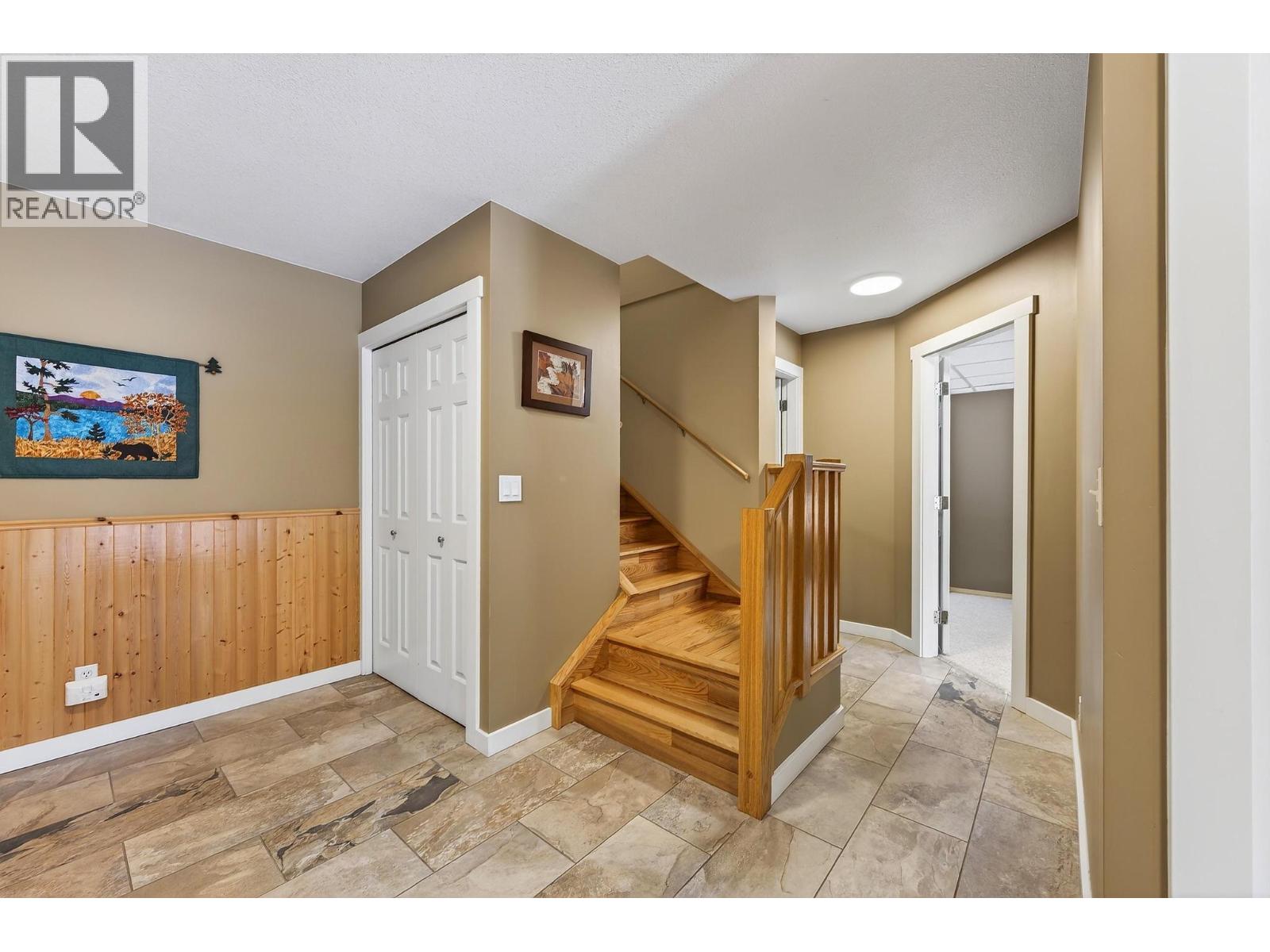 656 Lafontaine Road E, Golden, British Columbia  V0A 1H3 - Photo 38 - 10382072