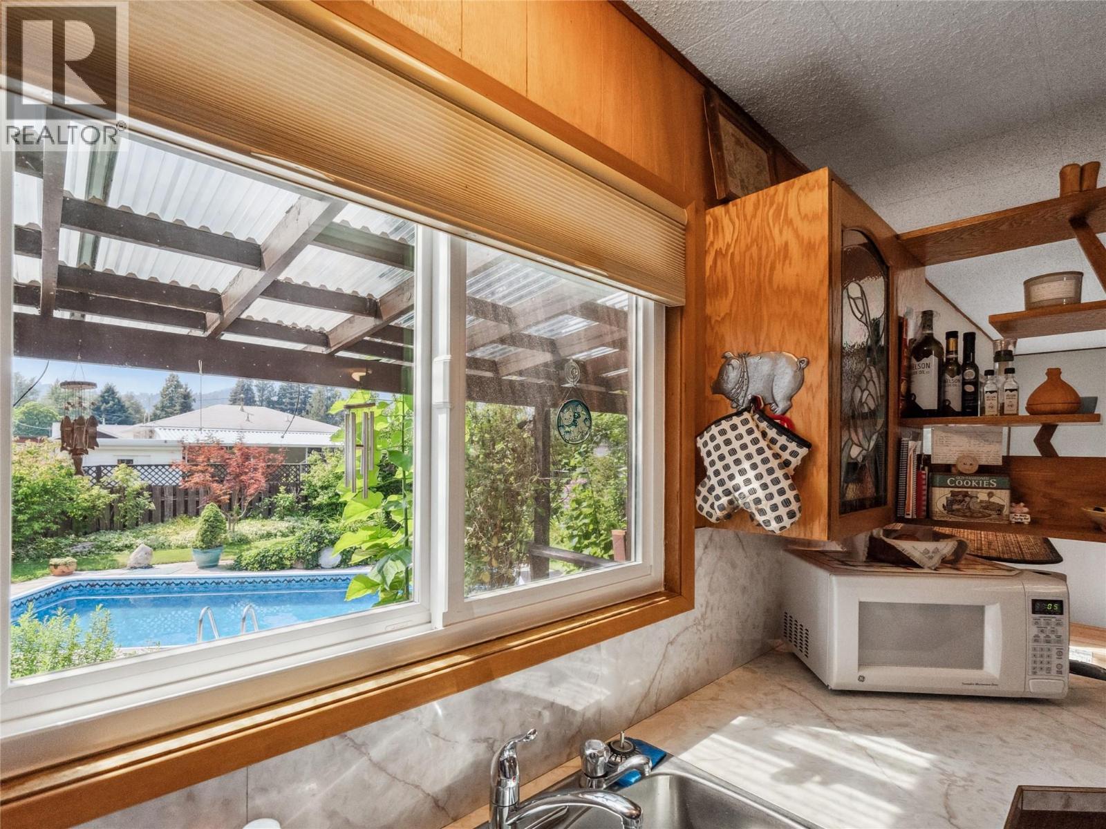 1150 Marianna Crescent, Trail, British Columbia  V1R 1E1 - Photo 14 - 10381730