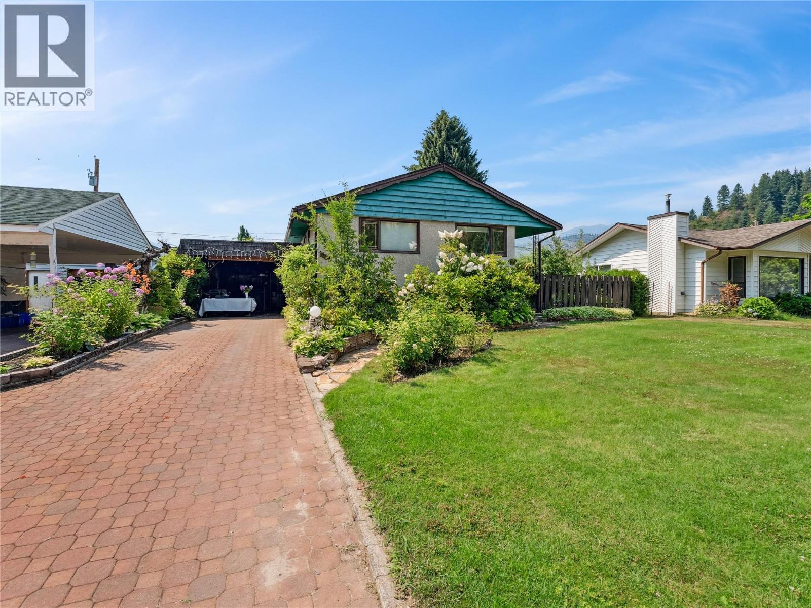 1150 Marianna Crescent, Trail, British Columbia  V1R 1E1 - Photo 2 - 10381730