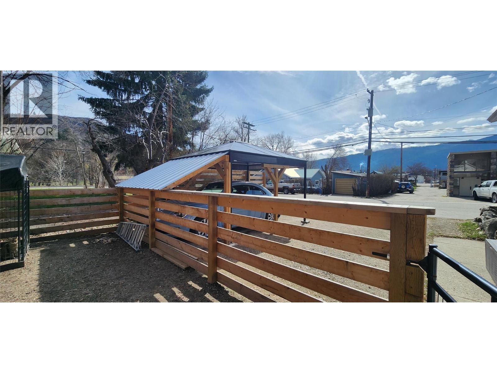 157 75th Avenue, Grand Forks, British Columbia  V0H 1H0 - Photo 10 - 10381932