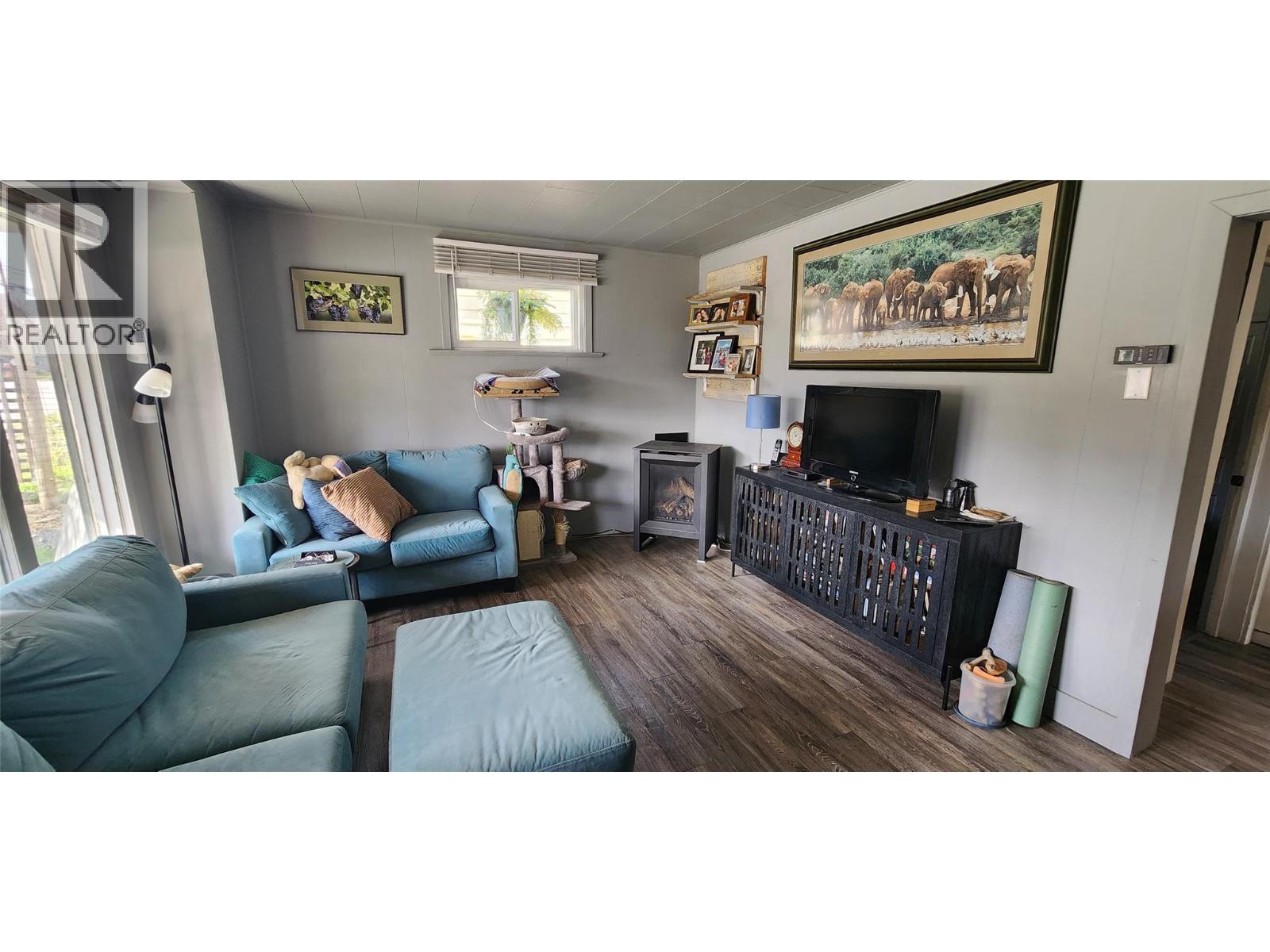 157 75th Avenue, Grand Forks, British Columbia  V0H 1H0 - Photo 13 - 10381932