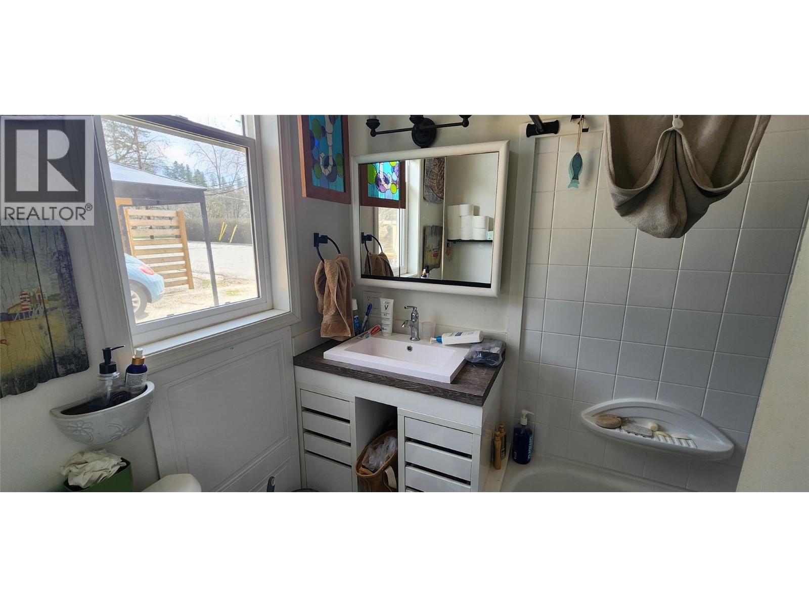 157 75th Avenue, Grand Forks, British Columbia  V0H 1H0 - Photo 24 - 10381932