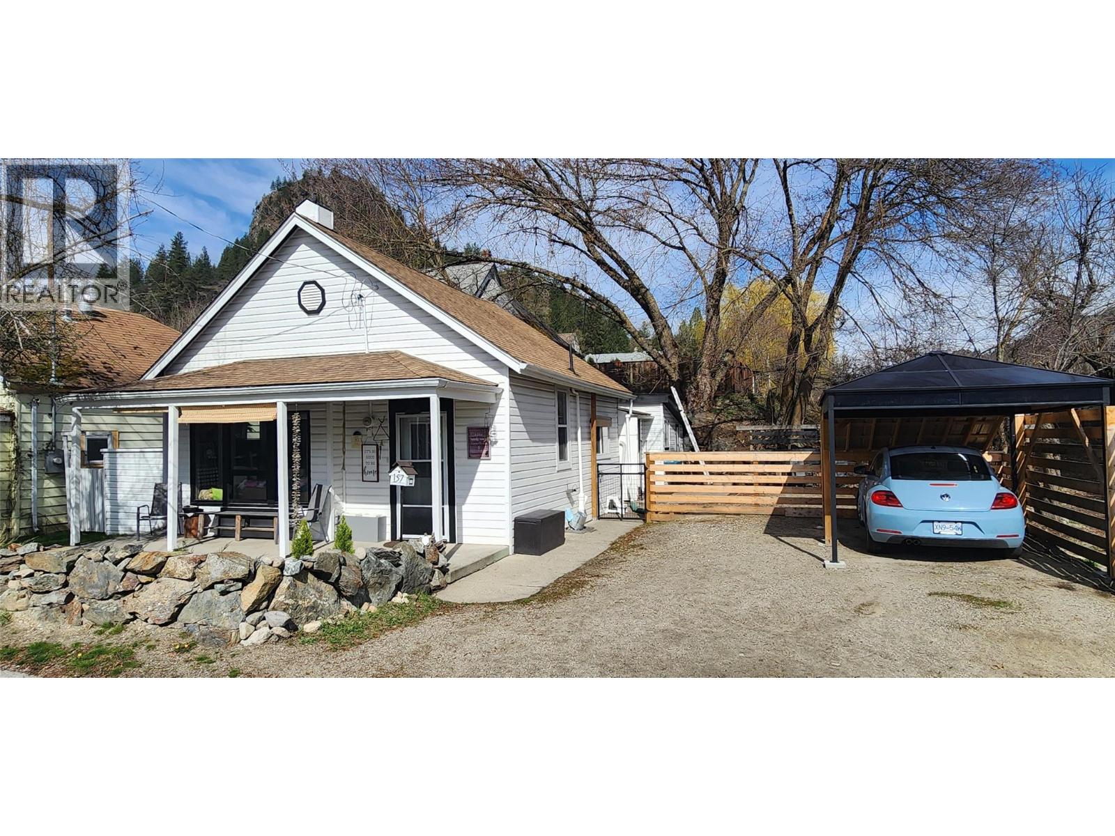 157 75th Avenue, Grand Forks, British Columbia  V0H 1H0 - Photo 4 - 10381932