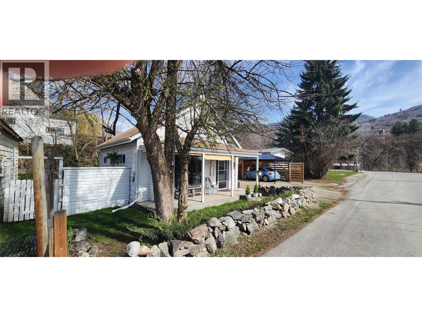 157 75th Avenue, Grand Forks, British Columbia  V0H 1H0 - Photo 6 - 10381932