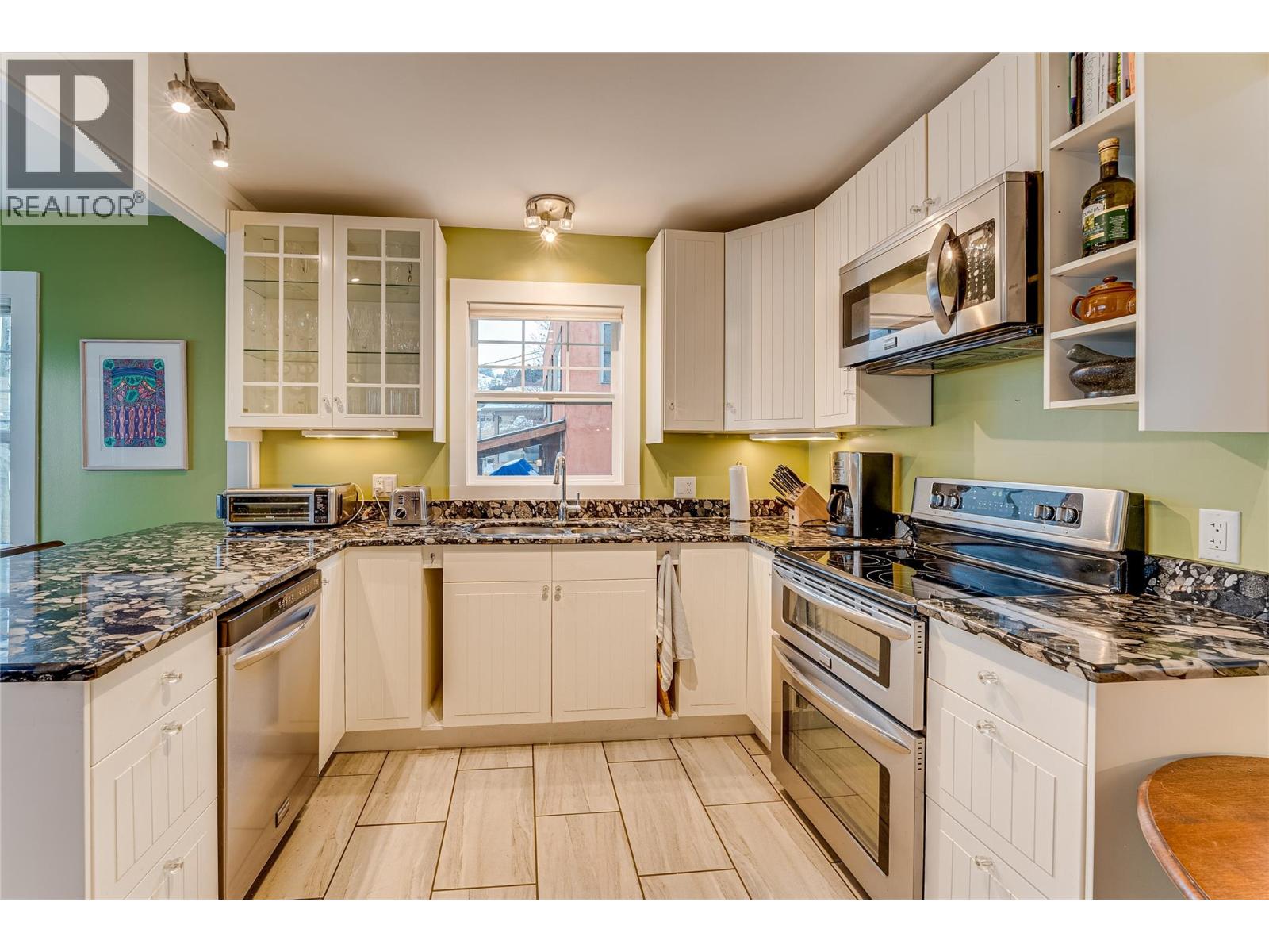 13505 Westkal Road, Coldstream, British Columbia  V1B 1Y7 - Photo 10 - 10382119