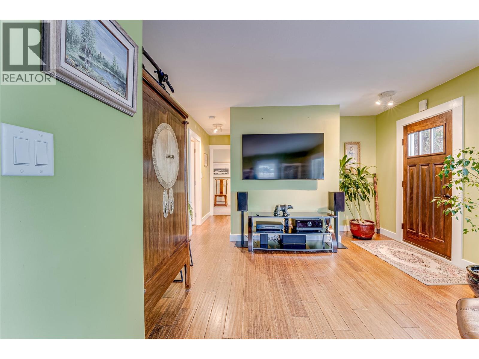 13505 Westkal Road, Coldstream, British Columbia  V1B 1Y7 - Photo 9 - 10382119