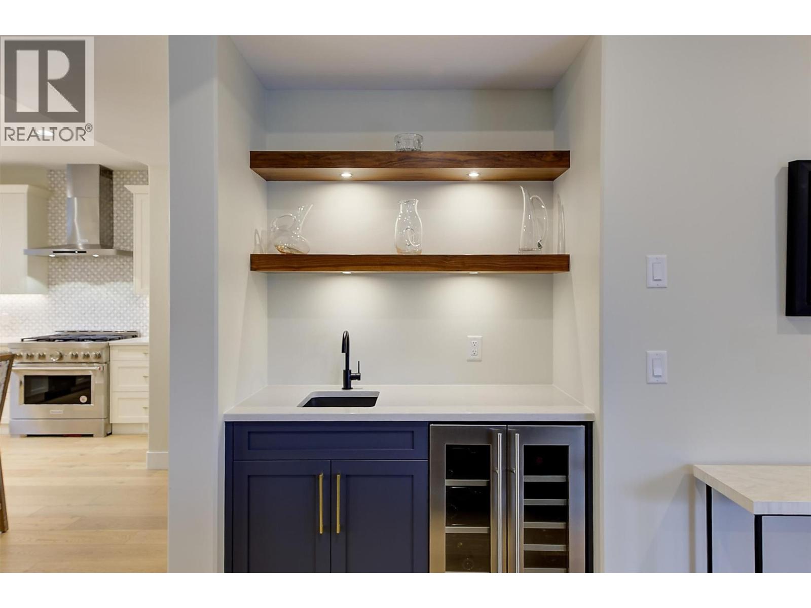 5066 Morrison Court, Peachland, British Columbia  V0H 1X2 - Photo 9 - 10381759