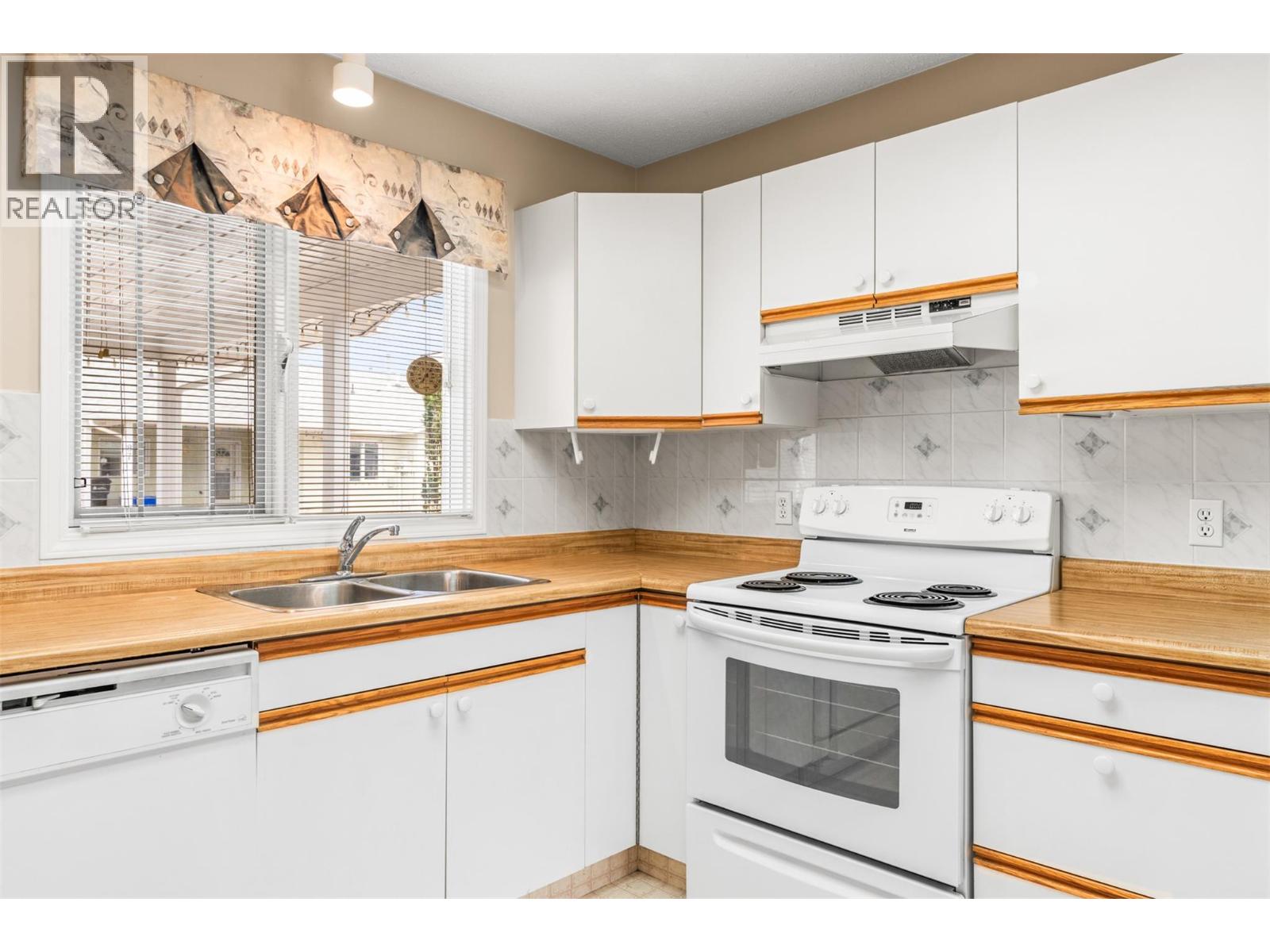 3900 27 Avenue Unit# 102, Vernon, British Columbia  V1T 9E6 - Photo 4 - 10379383