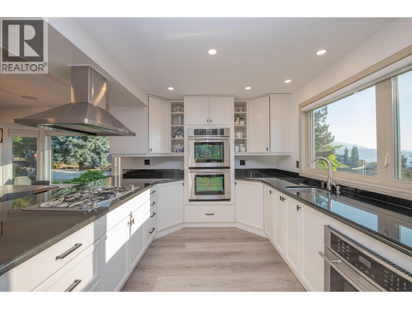 702 Cypress Drive, Coldstream, British Columbia  V1B 2X9 - Photo 32 - 10382109