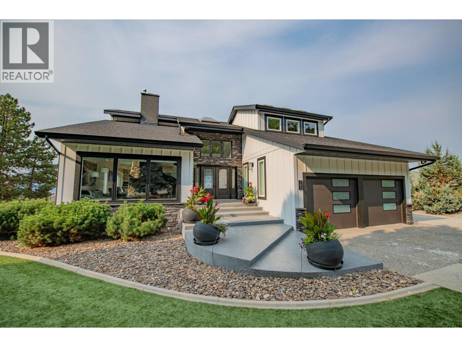 702 Cypress Drive, Coldstream, British Columbia  V1B 2X9 - Photo 6 - 10382109