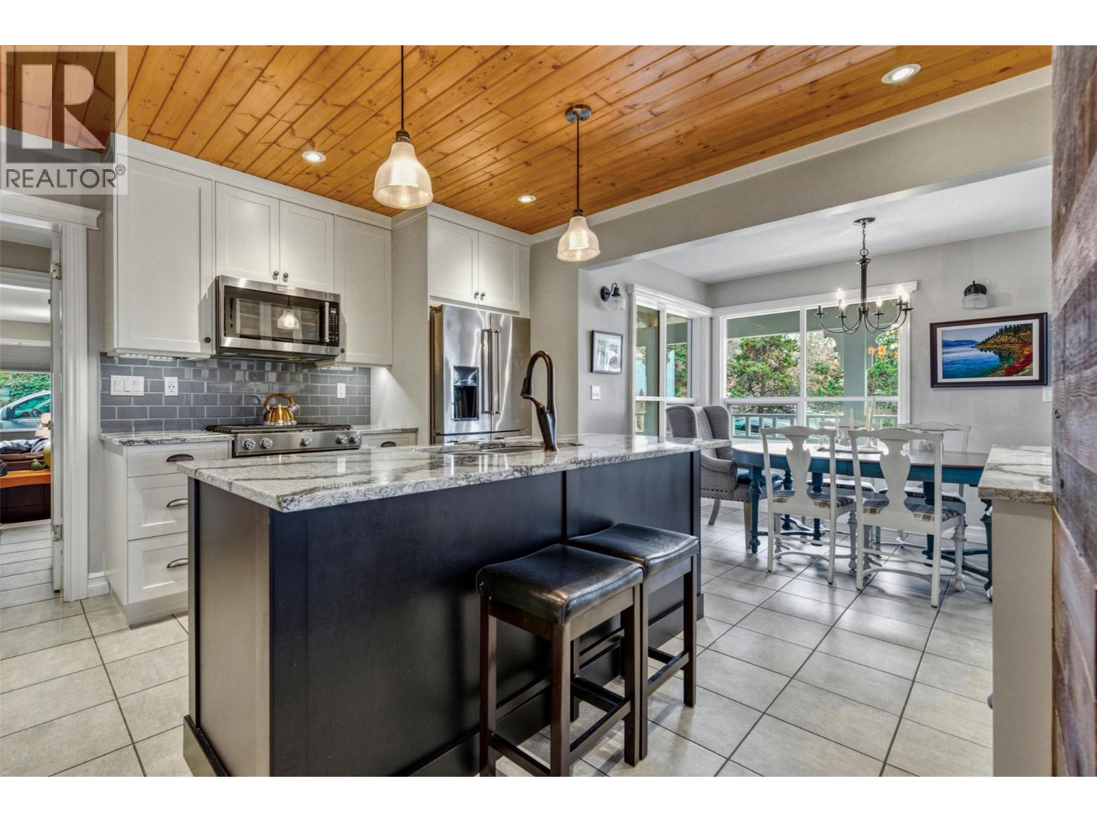 6926 Rugg Road, Vernon, British Columbia  V1B 3S9 - Photo 10 - 10382074