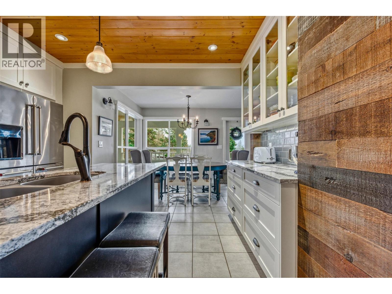 6926 Rugg Road, Vernon, British Columbia  V1B 3S9 - Photo 12 - 10382074