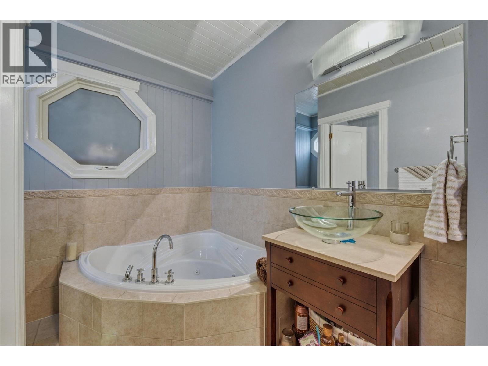 6926 Rugg Road, Vernon, British Columbia  V1B 3S9 - Photo 21 - 10382074