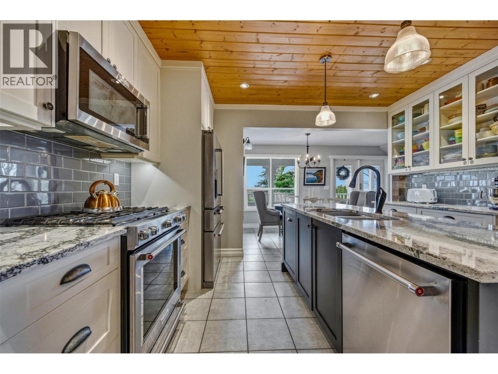 6926 Rugg Road, Vernon, British Columbia  V1B 3S9 - Photo 8 - 10382074