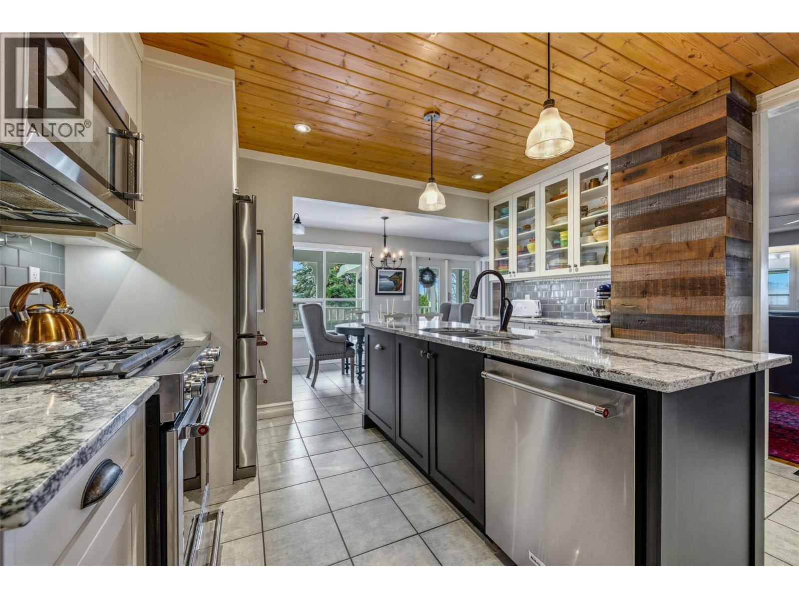 6926 Rugg Road, Vernon, British Columbia  V1B 3S9 - Photo 9 - 10382074