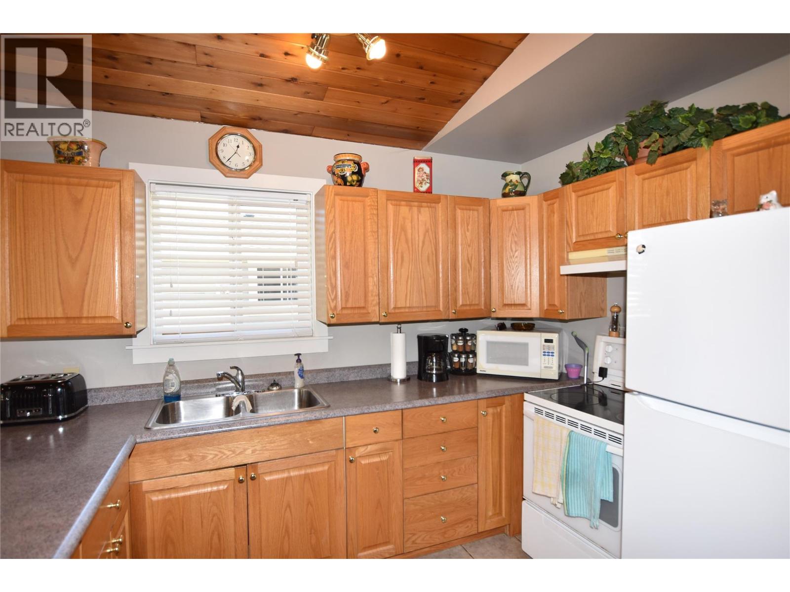 190 Falcon Avenue, Vernon, British Columbia  V1H 2A1 - Photo 15 - 10382049