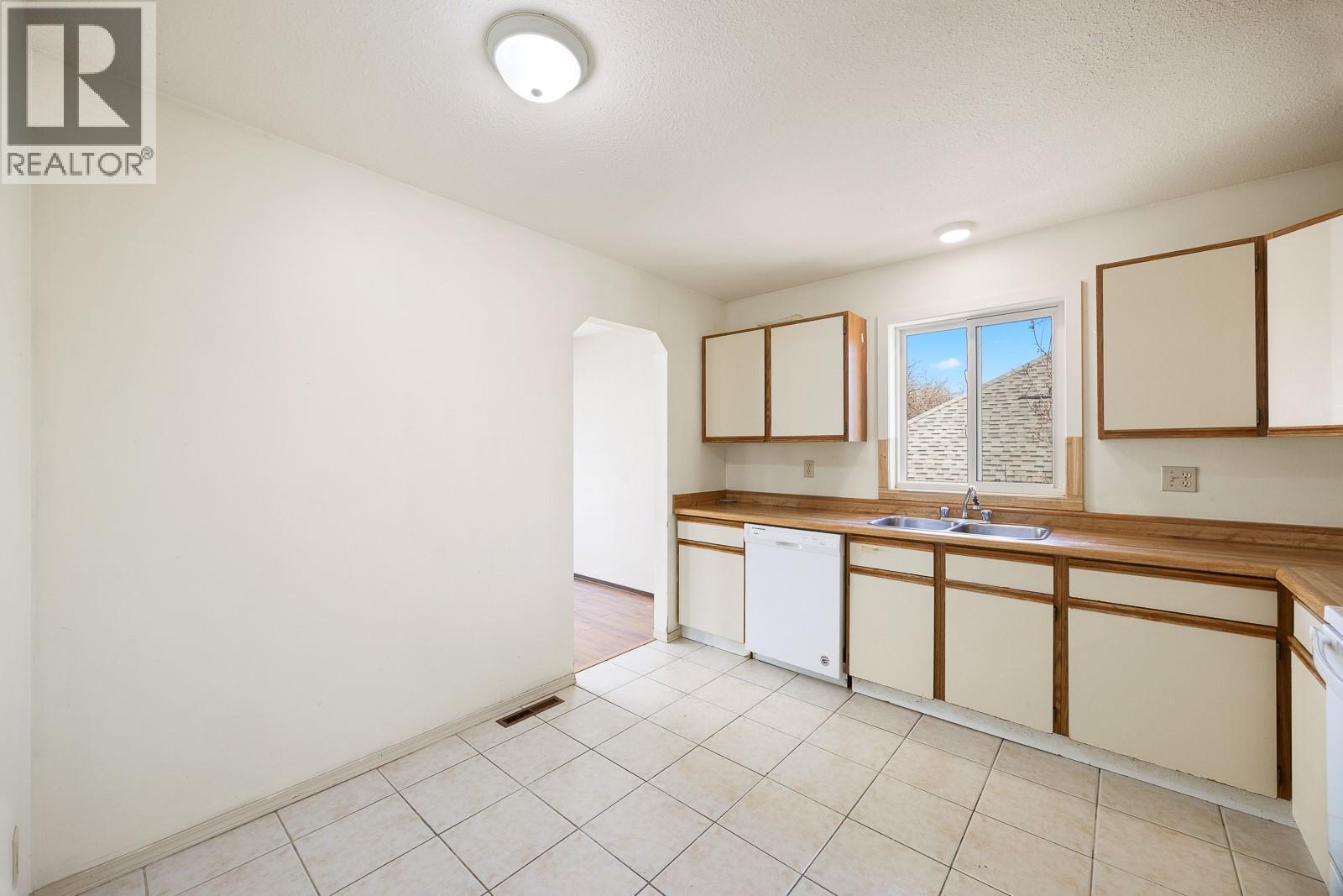 723 Stockwell Avenue, Kelowna, British Columbia  V1Y 6W1 - Photo 5 - 10382039