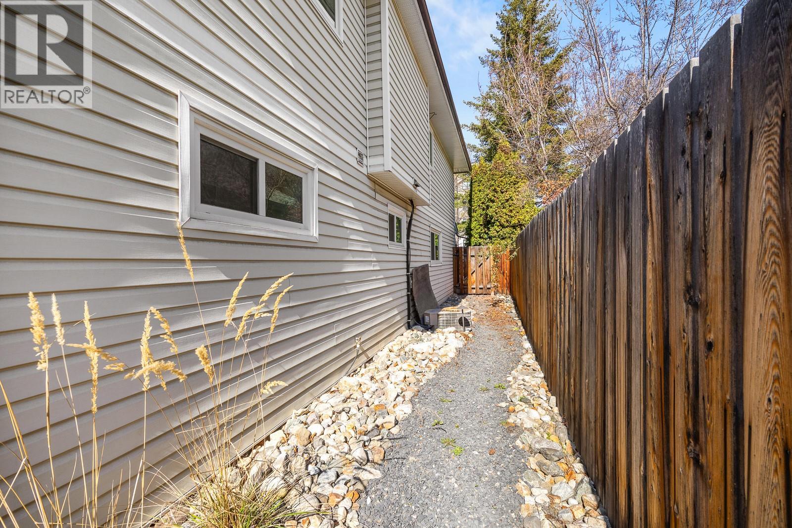 723 Stockwell Avenue, Kelowna, British Columbia  V1Y 6W1 - Photo 53 - 10382039