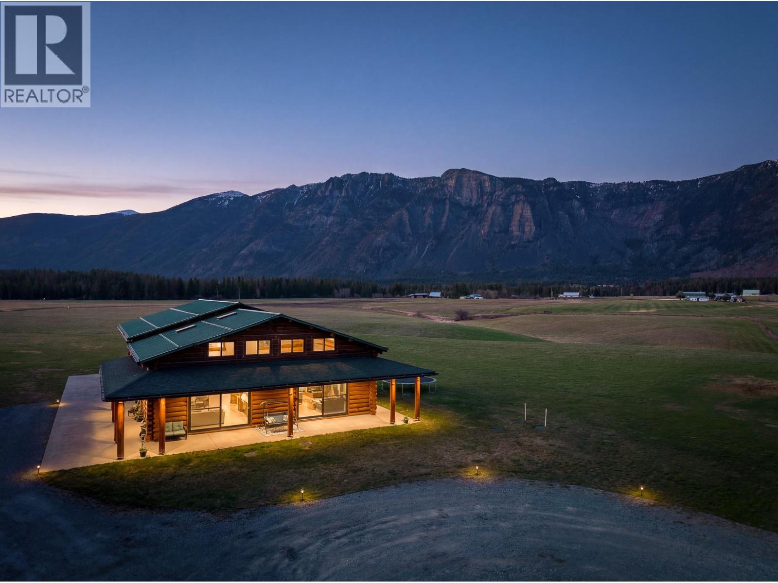 819 & 822 Sinclair Road, Creston, British Columbia  V0B 1G2 - Photo 2 - 10382022