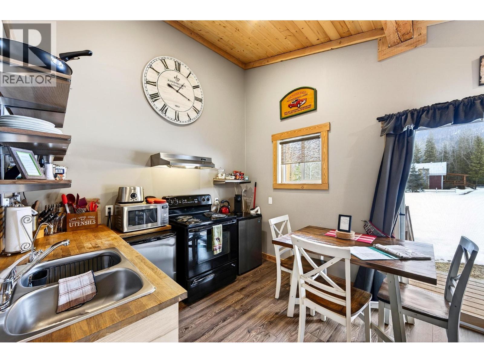 B-1732 Oberg Johnson Road, Golden, British Columbia  V0A 1H1 - Photo 45 - 10382126