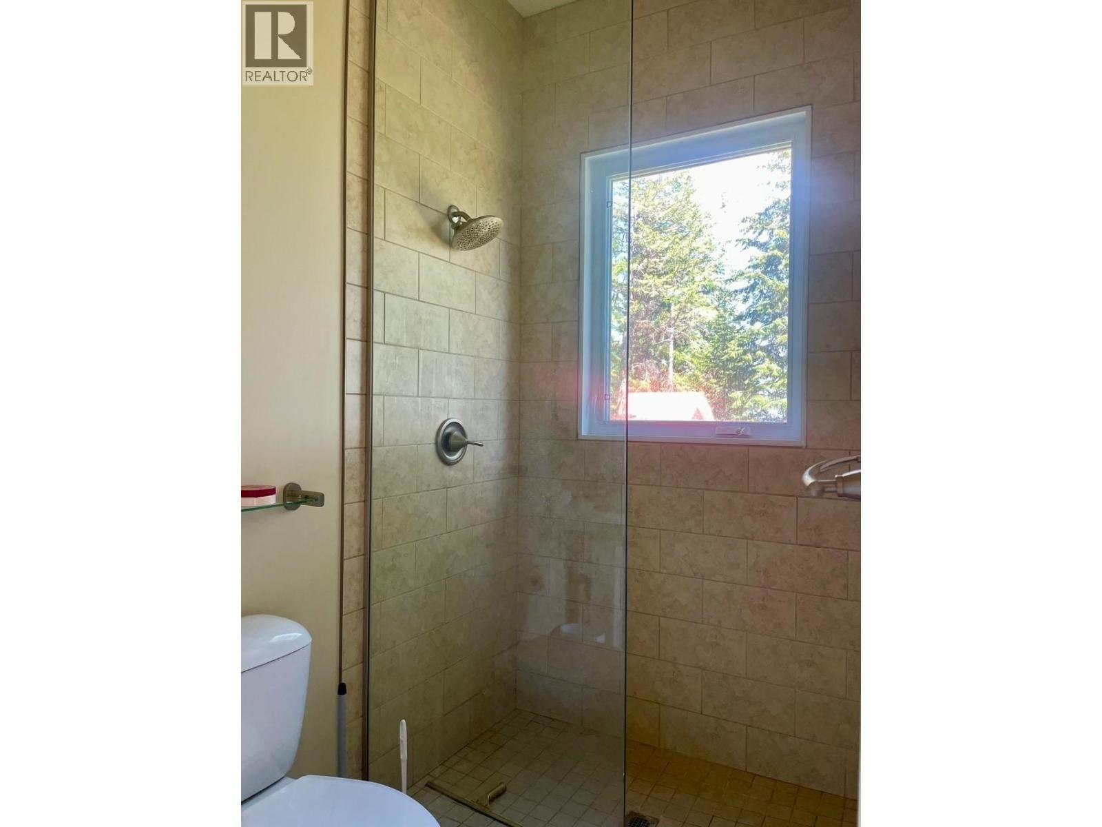 1475 Courtenay Brown Road, Rock Creek, British Columbia  V0H 1B0 - Photo 9 - 10382166