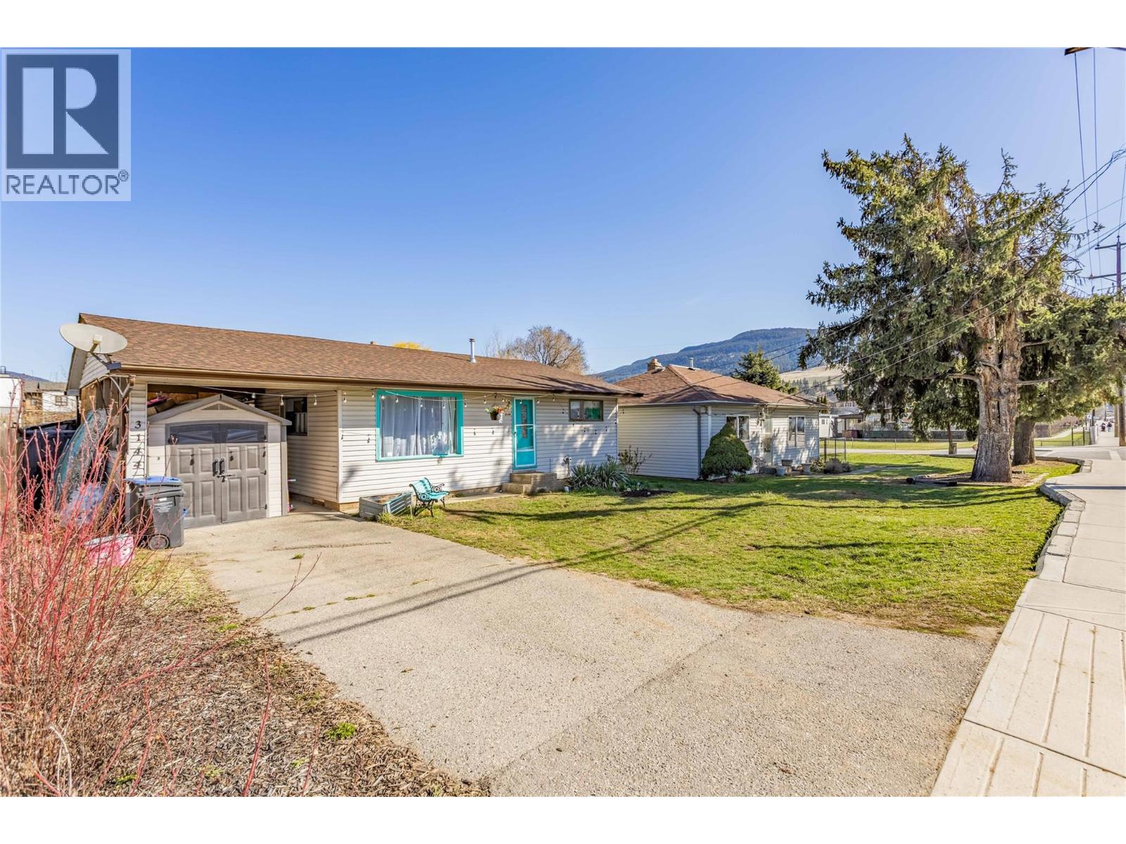 3144 Woodsdale Road, Lake Country, British Columbia  V4V 1X8 - Photo 2 - 10380538