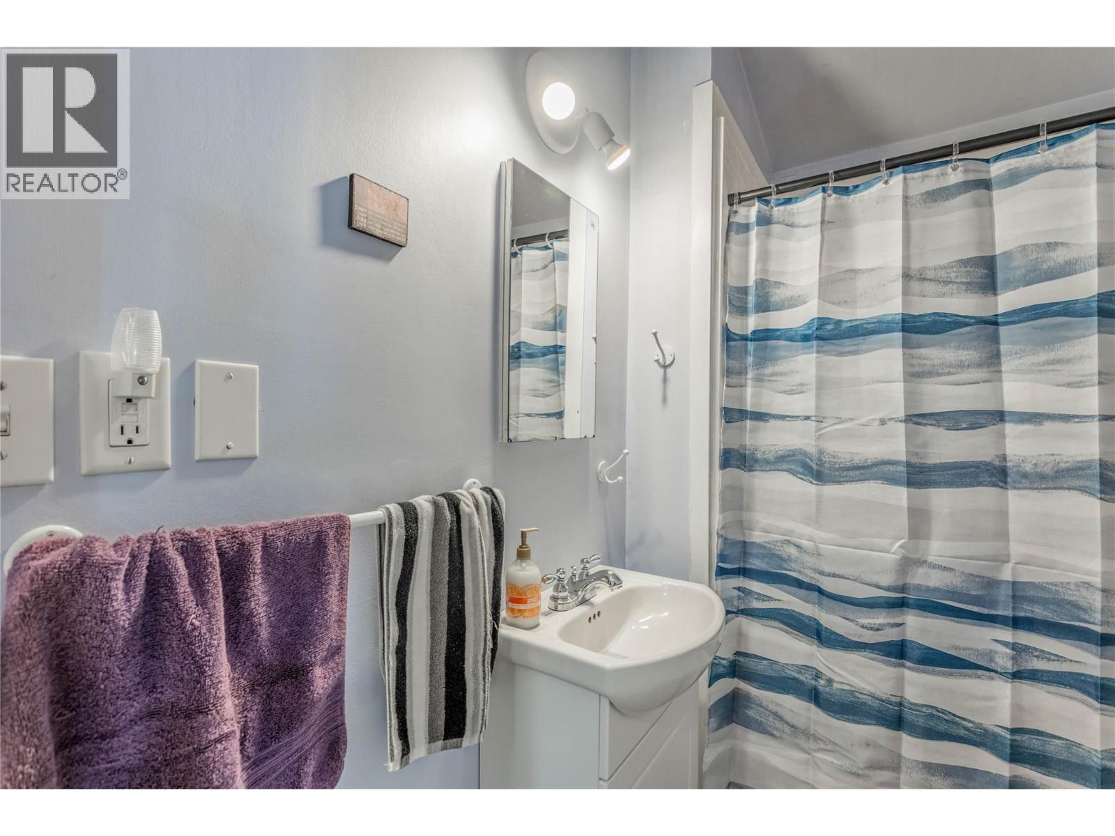 3156 Woodsdale Road, Lake Country, British Columbia  V4V 1X8 - Photo 18 - 10380534