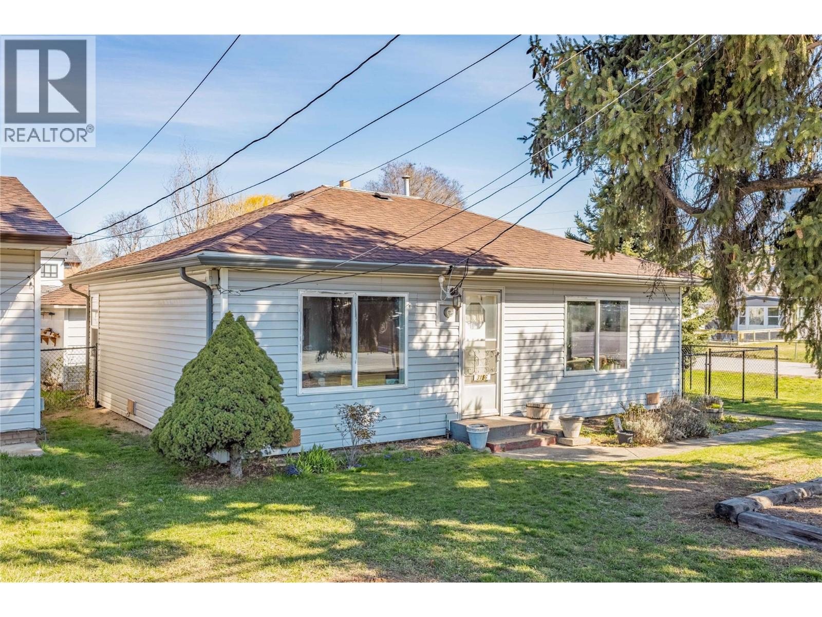 3156 Woodsdale Road, Lake Country, British Columbia  V4V 1X8 - Photo 3 - 10380534