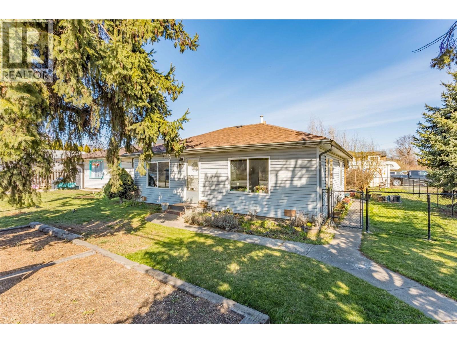 3156 Woodsdale Road, Lake Country, British Columbia  V4V 1X8 - Photo 5 - 10380534