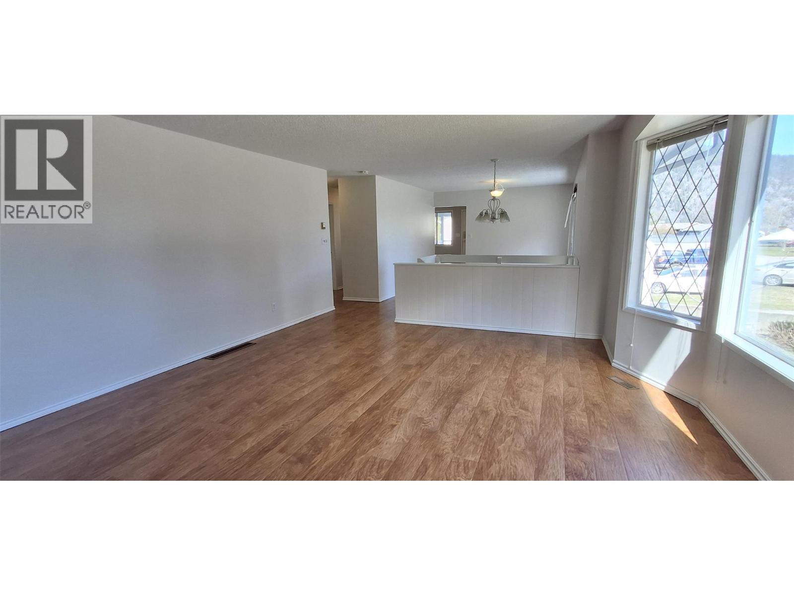 338 Beach Drive, Chase, British Columbia  V0E 1M0 - Photo 11 - 10381934