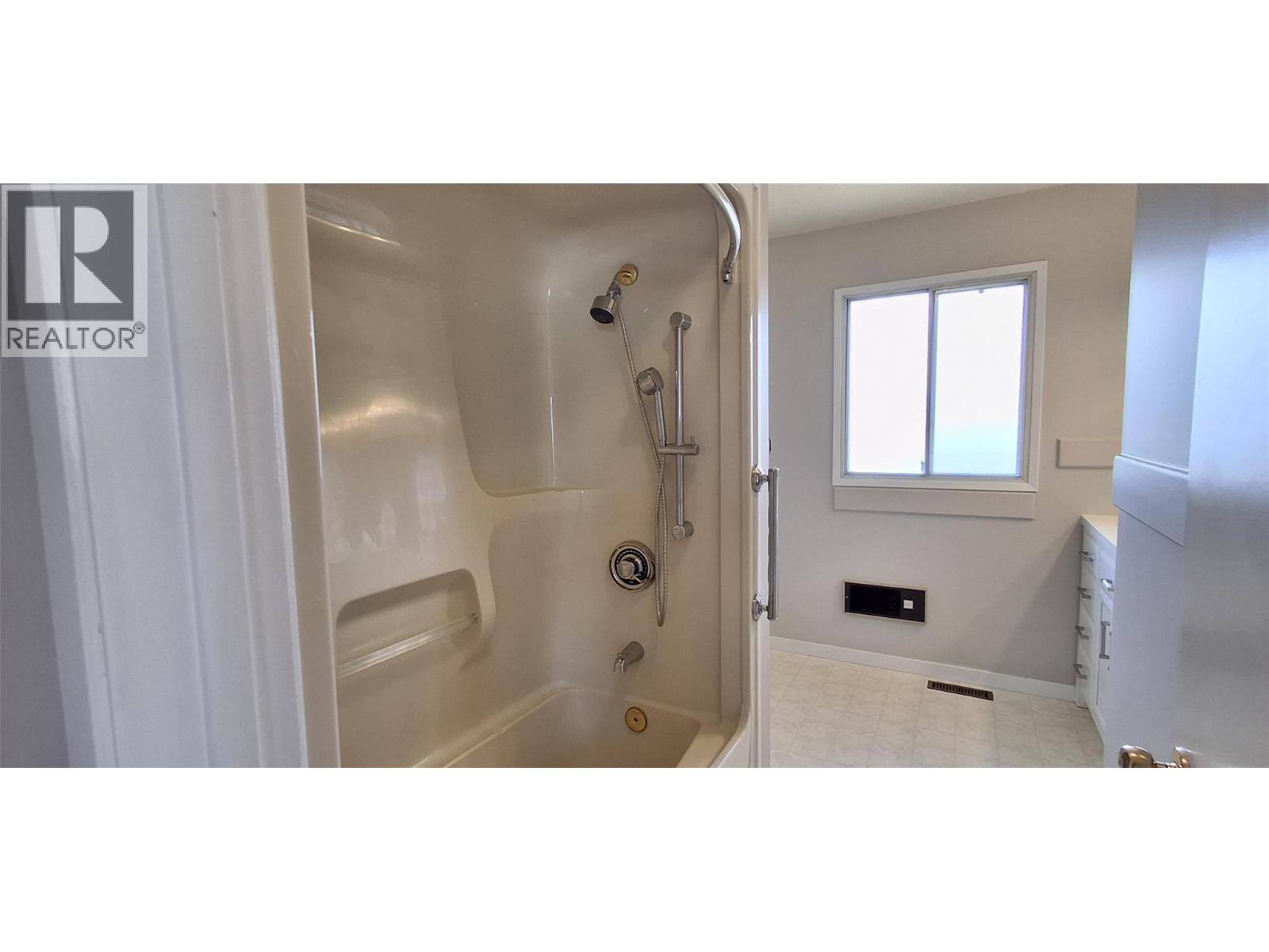 338 Beach Drive, Chase, British Columbia  V0E 1M0 - Photo 16 - 10381934