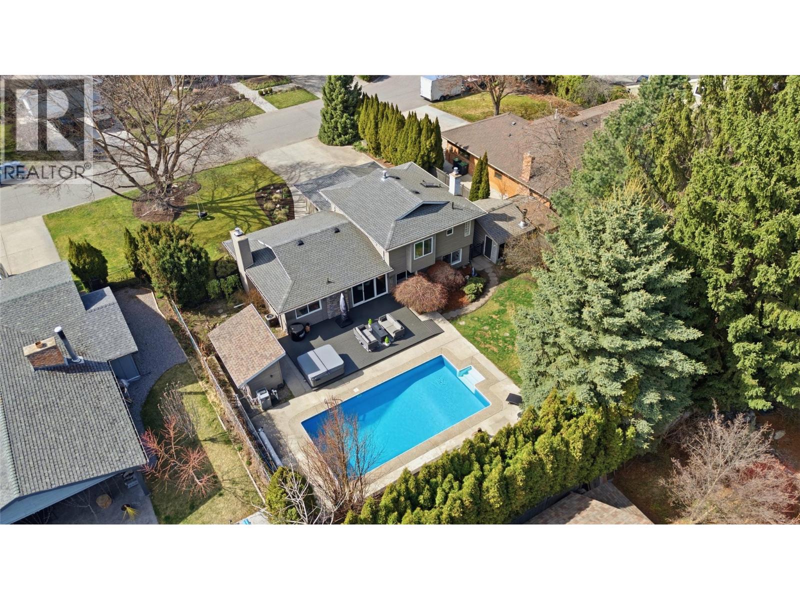 4337 Dunvegan Court, Kelowna, British Columbia  V1W 2L6 - Photo 2 - 10382135