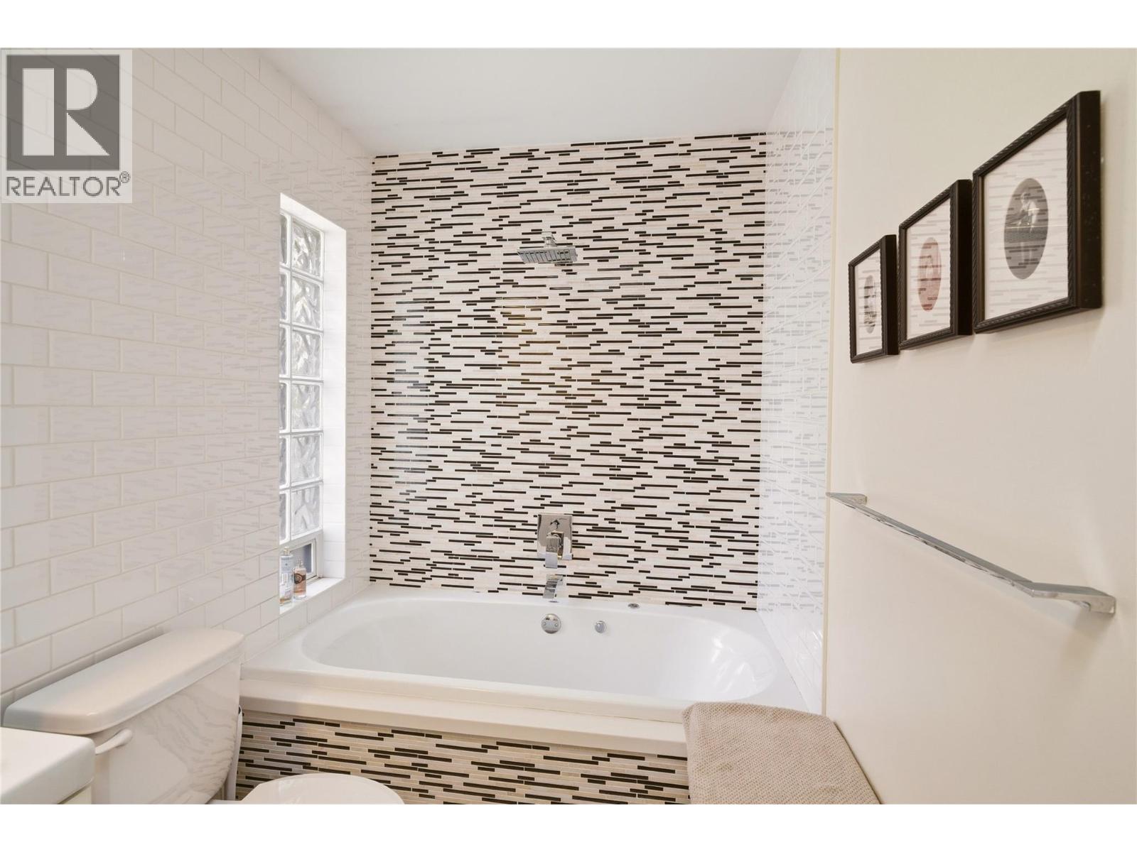 4337 Dunvegan Court, Kelowna, British Columbia  V1W 2L6 - Photo 30 - 10382135