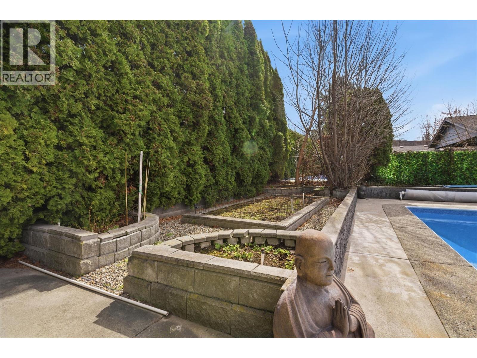 4337 Dunvegan Court, Kelowna, British Columbia  V1W 2L6 - Photo 6 - 10382135