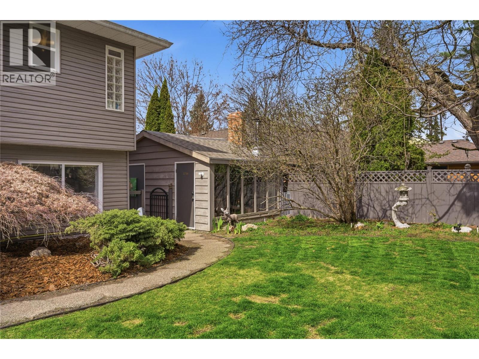 4337 Dunvegan Court, Kelowna, British Columbia  V1W 2L6 - Photo 8 - 10382135